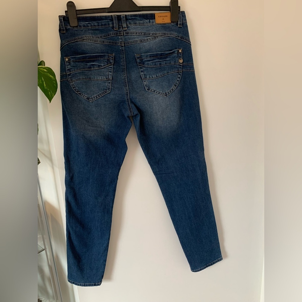 (42)Cream Blue Denim Jeans with Gold Accents - Picture 3 of 5
